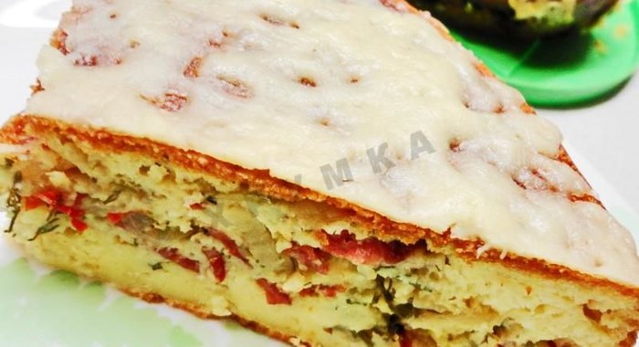 Наливной пирог с капустой и колбасой в мультиварке