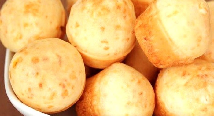 Безглютеновые маффины Пау ди кейжу с кусочками сыра