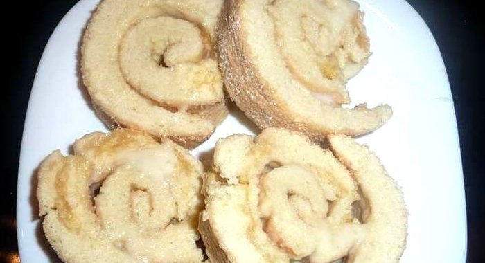 Бисквитный рулет со сгущенкой