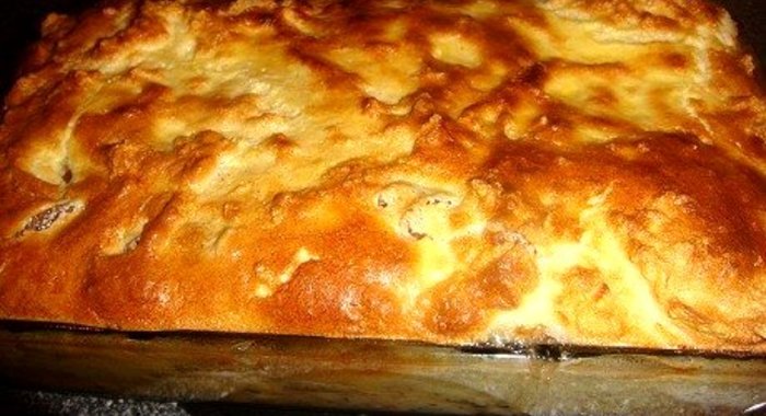 Пирог из яблок со сметаной
