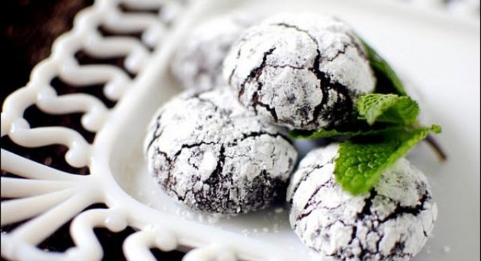 Печенье с мятой и темным шоколадом