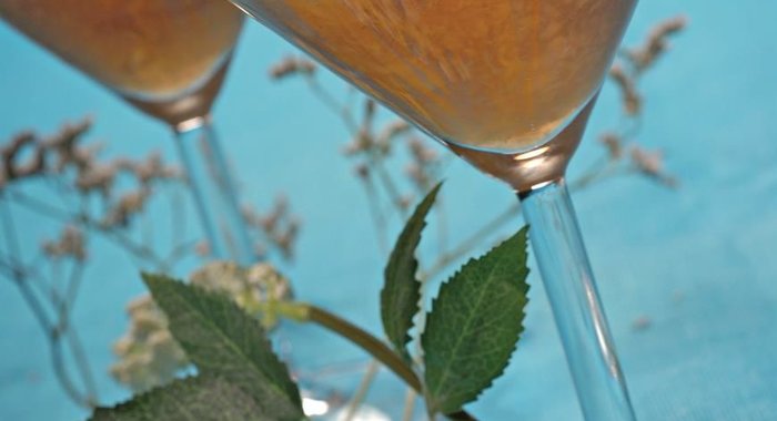 Персиковое пюре с заварным кремом