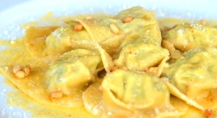 Тортелли с рикоттой и шпинатом