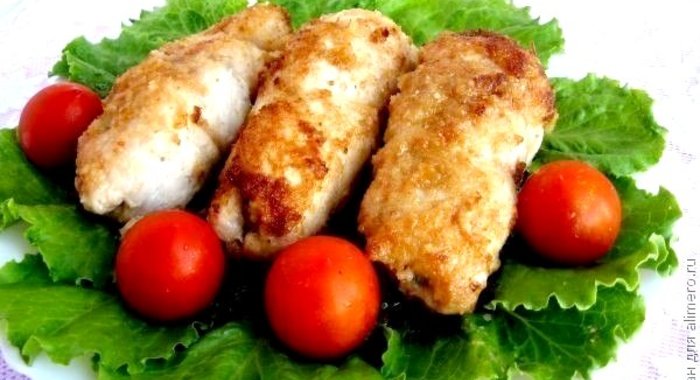 Куриные рулетики с грибами на сковороде