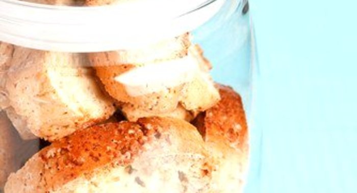 Бискотти с розмарином и кедровыми орешками