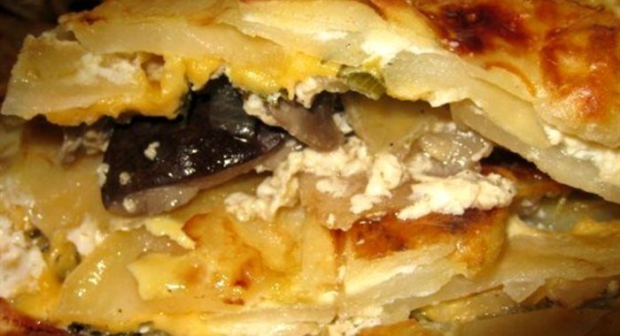 Картофельная запеканка с грибами и сыром