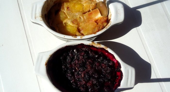 Открытый пирог с замороженными ягодами