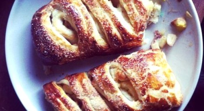 Яблочный рулет