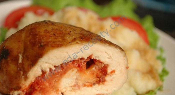 Рулетики из куриного филе с сыром