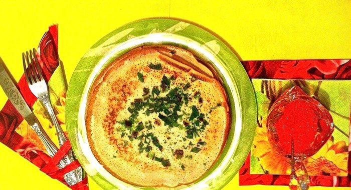 Блины на кефире с припёком из зелени