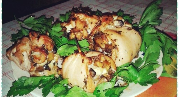 Рулетики из куриной грудки, грибов и адыгейского сыра