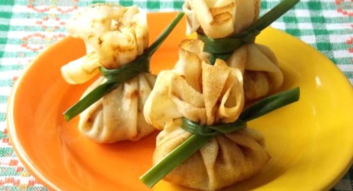 Блинные мешочки с грибами и мясом