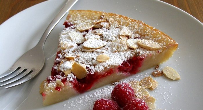 Клафути с малиной