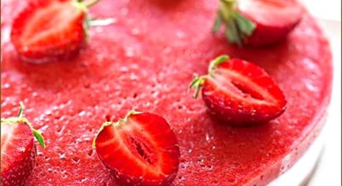 Клубнично-йогуртовый торт