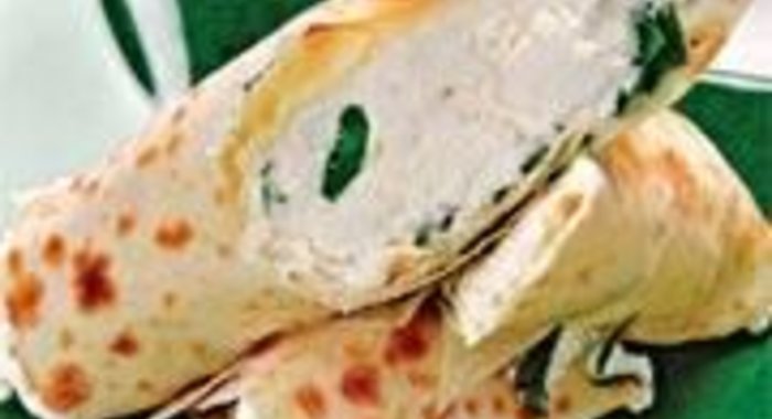 Теплый рулет с брынзой и эстрагоном