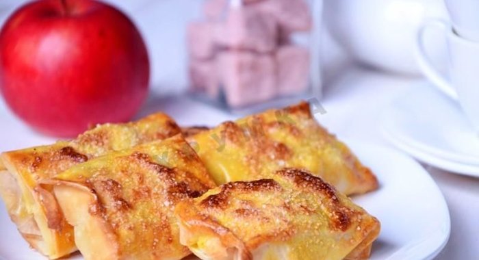 Пирожки с яблоками из теста фило в духовке