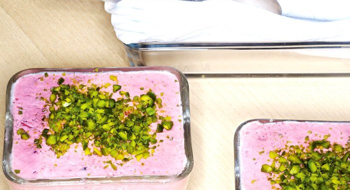 Черника с творогом и медом