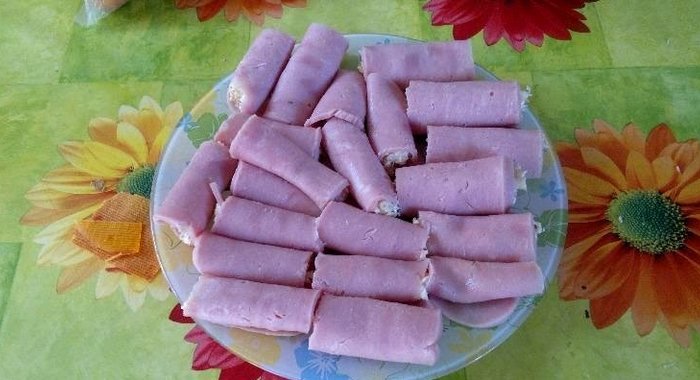 Рулетики из ветчины