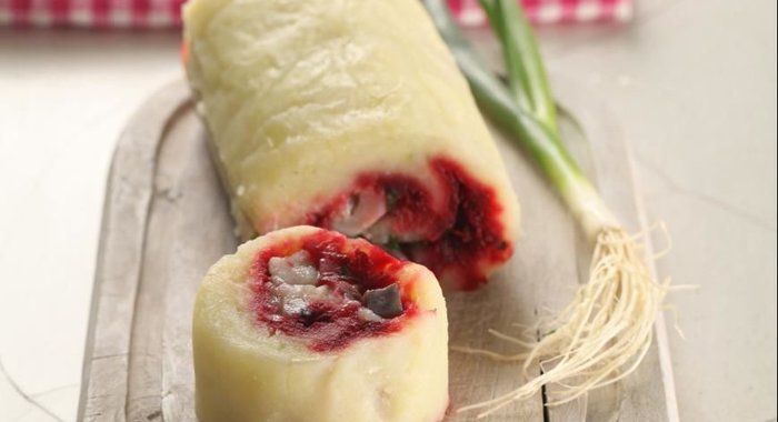 Картофельный рулет с сельдью