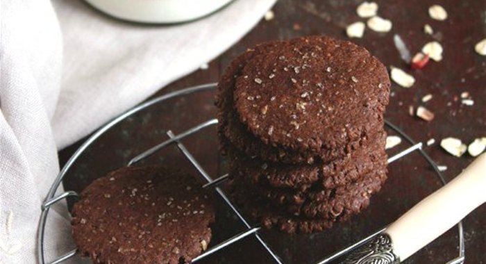 Шоколадное печенье-сэндвич с арахисовой пастой