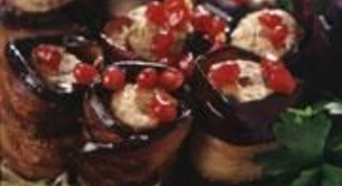 Баклажанные рулетики, фаршированные орехами