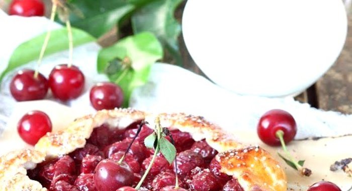 Мини-галеты с вишней для воскресного завтрака