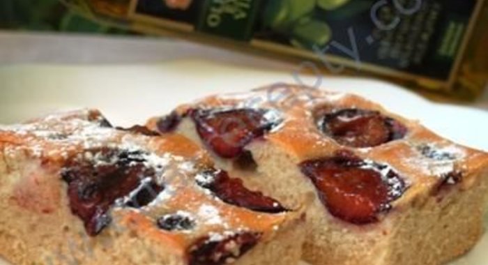 Сливовый пирог на минералке