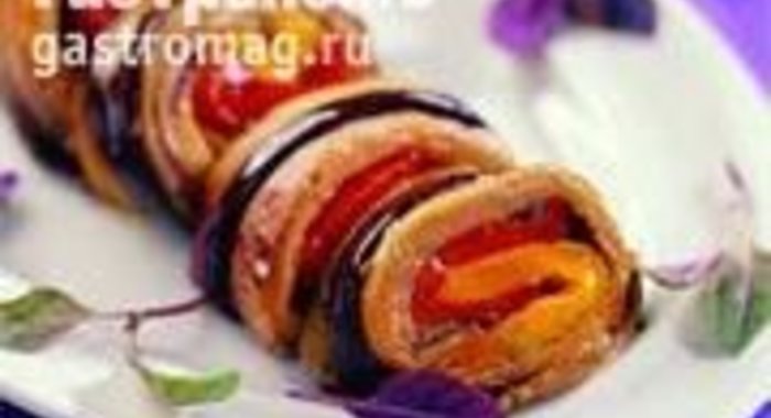Рулет из печеного перца и баклажанов с кунжутным песто