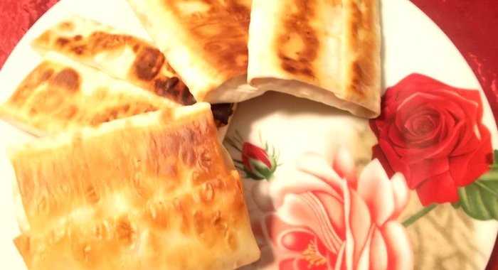 Конвертики из лаваша с рисом и фруктами