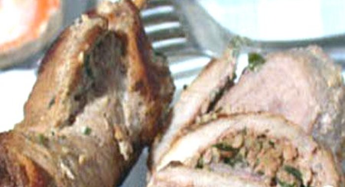 Мясные рулетики с ореховой начинкой