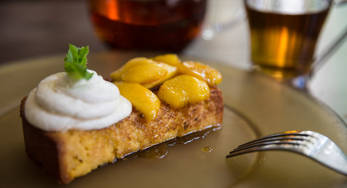 Пирог с творогом и яблоками