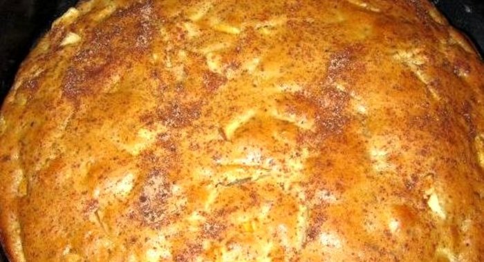 Постный яблочный пирог с корицей
