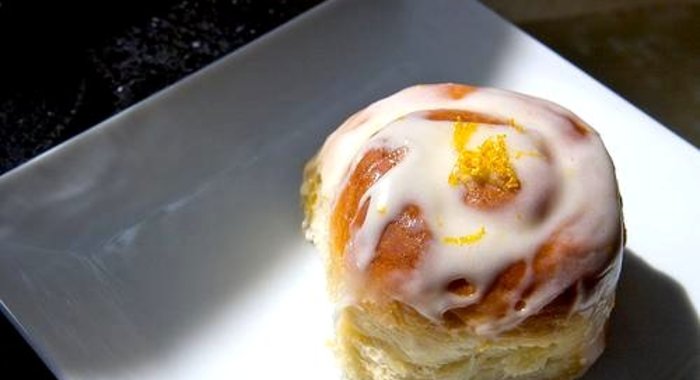 Лимонные булочки с глазурью