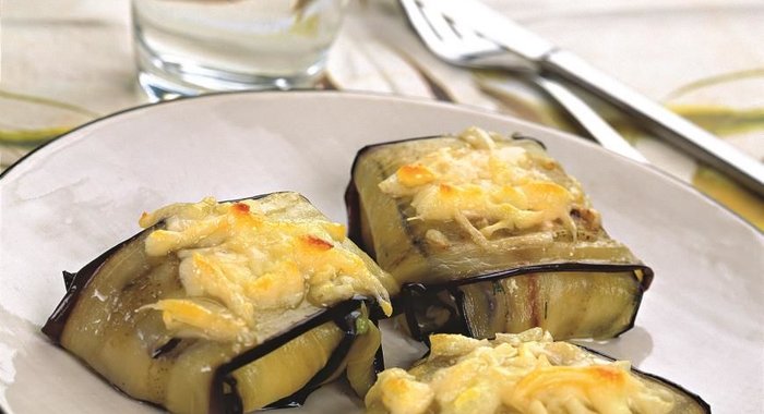 Конвертики из баклажанов с сыром