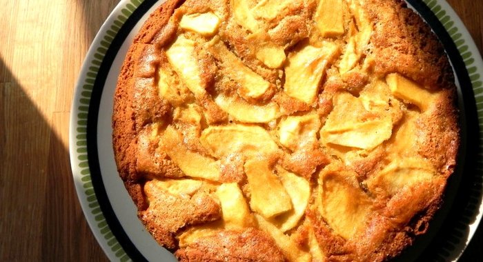 Йогуртовый пирог с яблоками