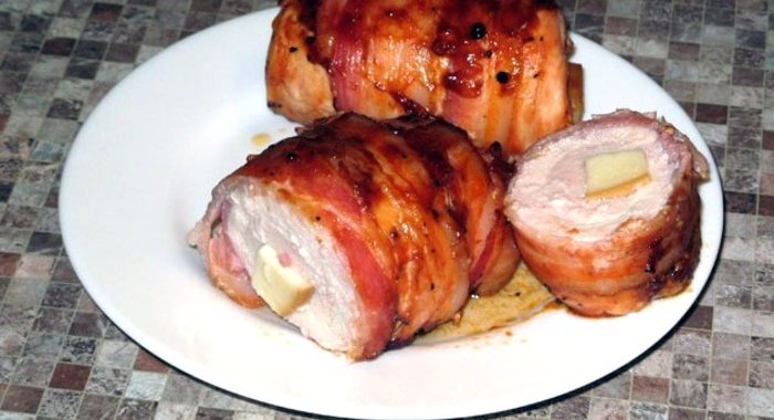Куриные рулетики с копченым сыром