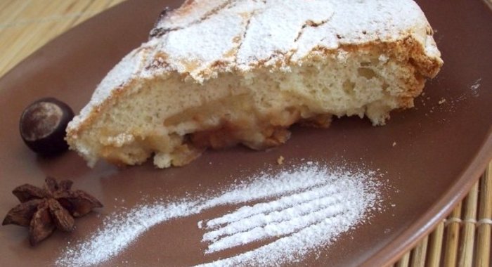 Пирог с кислыми яблоками