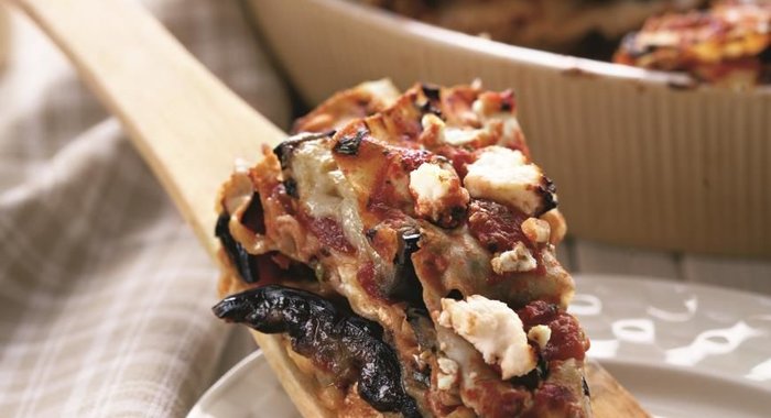 Слоеный пирог из лаваша с баклажанами и брынзой