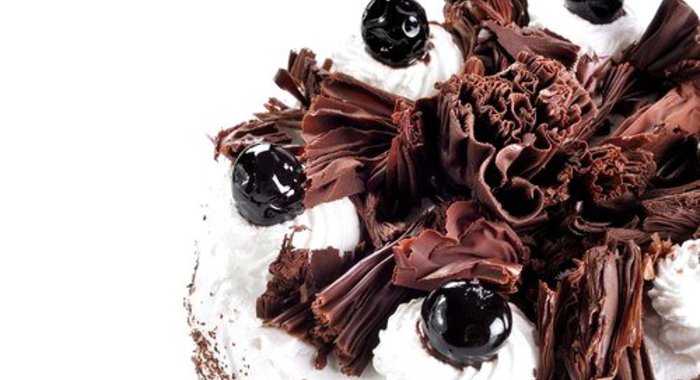 Шоколадный торт с нугой