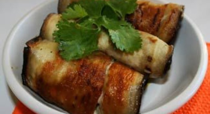 Рулетики из баклажанов