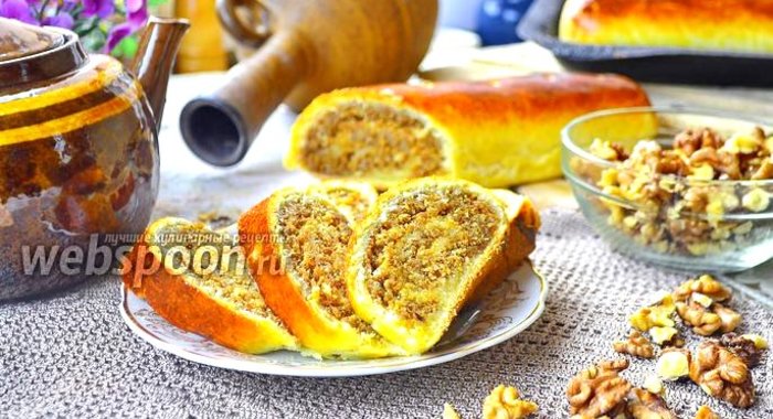 Рулет с ореховой начинкой