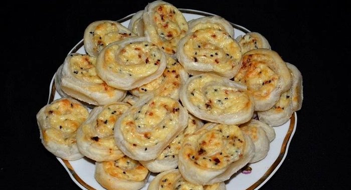 Слоеные рулетики