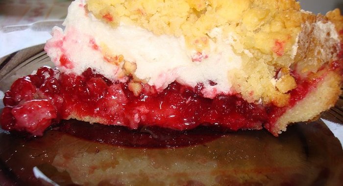 Брусничный пирог