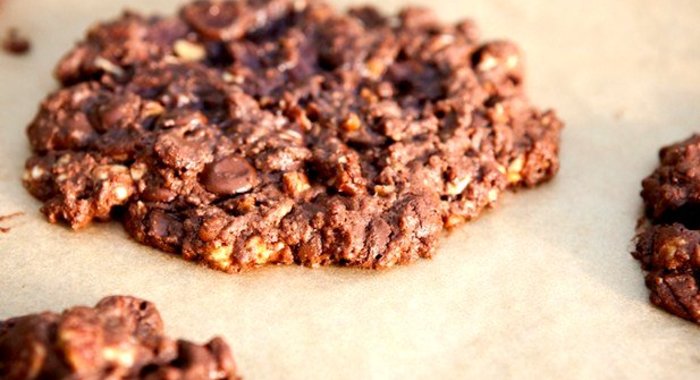 Двойное шоколадное печенье с грецкими орехами