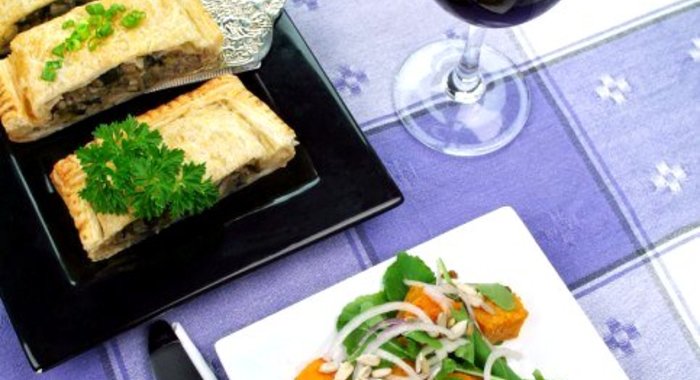 Штрудель с грибами и козьим сыром