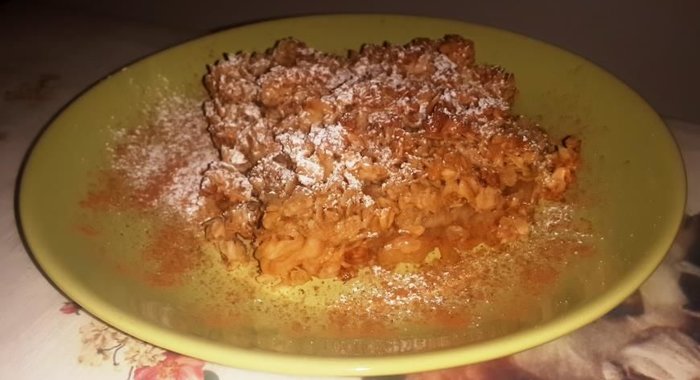 Пирог со сливами и творожной начинкой