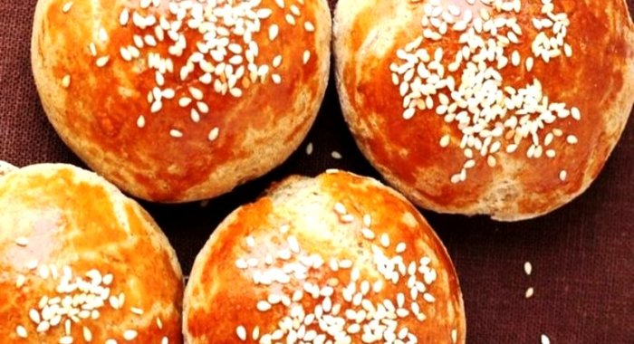 Ржаные булочки с луком