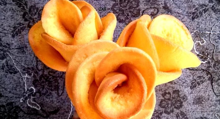 Розочки из бисквитного теста