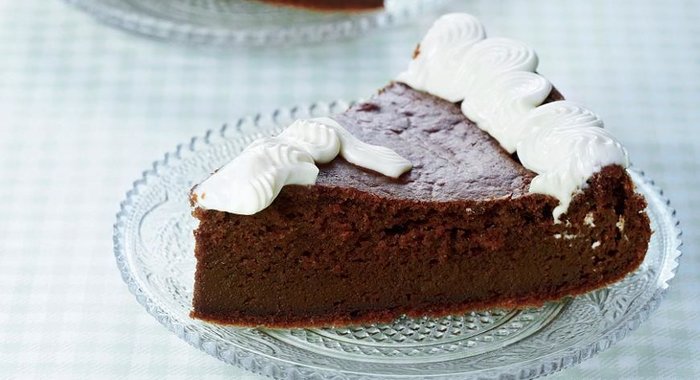 Шоколадный торт с темным пивом