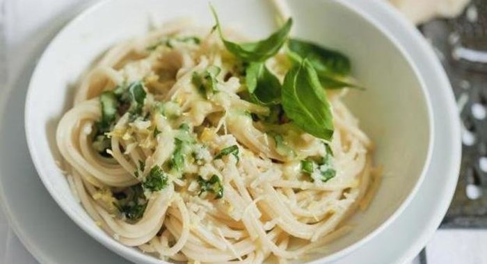 Сливочная лапша с травами